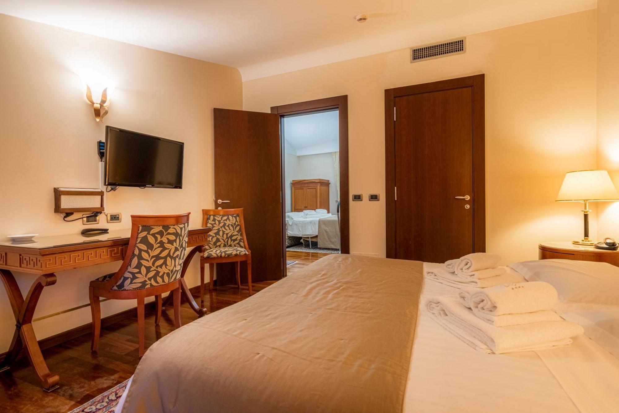 Hotel Cala Del Porto Vibo Valentia Marina Extérieur photo
