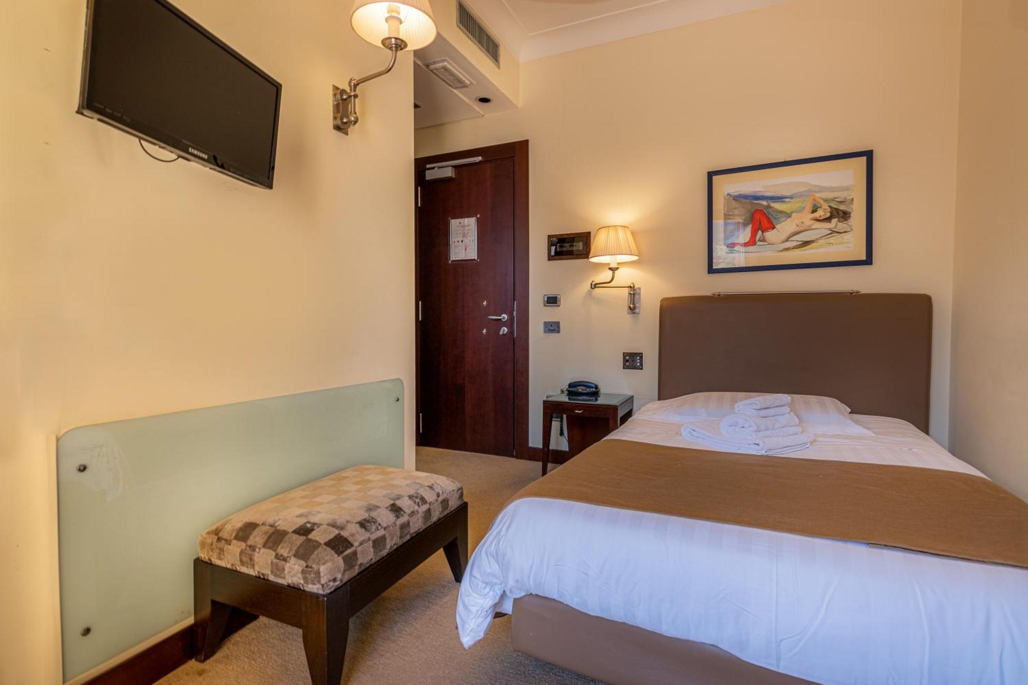 Hotel Cala Del Porto Vibo Valentia Marina Extérieur photo