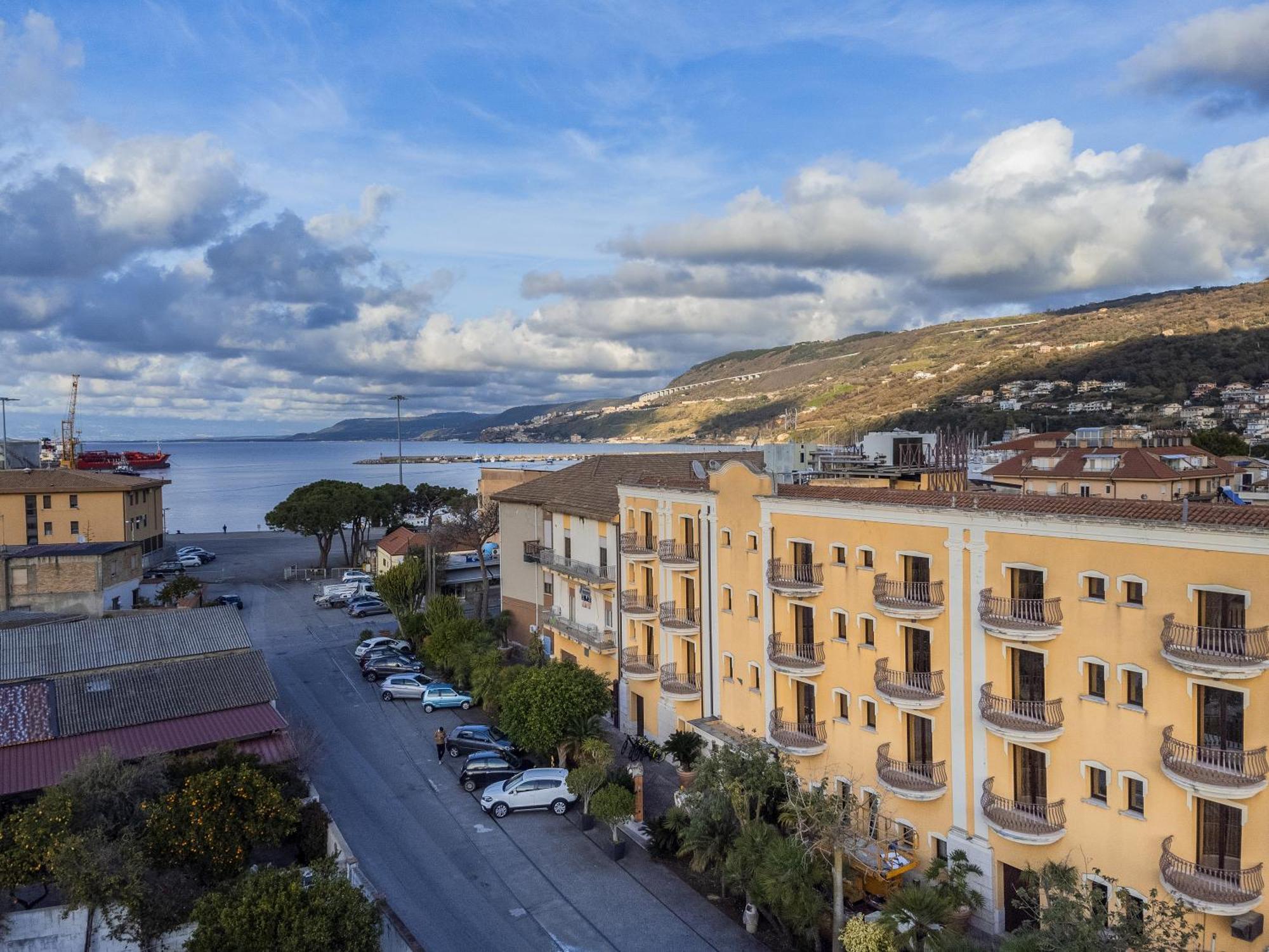 Hotel Cala Del Porto Vibo Valentia Marina Extérieur photo